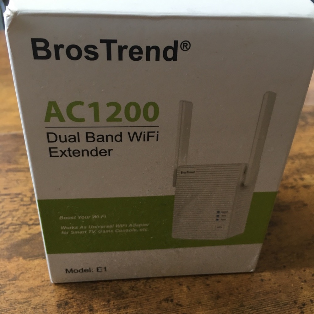 AC1200 Dual Band WiFi Extender - White